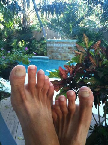 dirty-feet-in-real-estate-listing-key-west