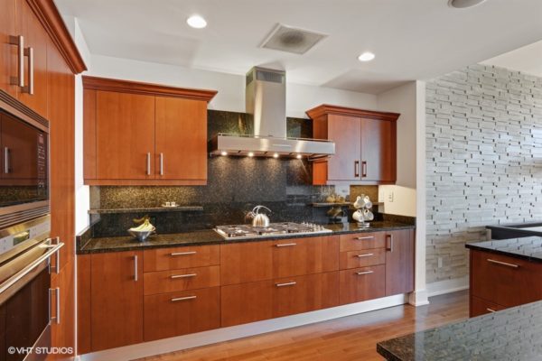 chicago condo kitchen